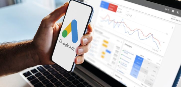Ads Advisor vs zewnętrzni agenci AI: który system wybrać do optymalizacji kampanii w 2026